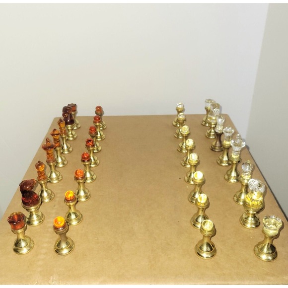 VTG Brass Metal & Amber & Clear Glass Chess Set 32 Pieces Complete, Felt Bottoms - Picture 11 of 16